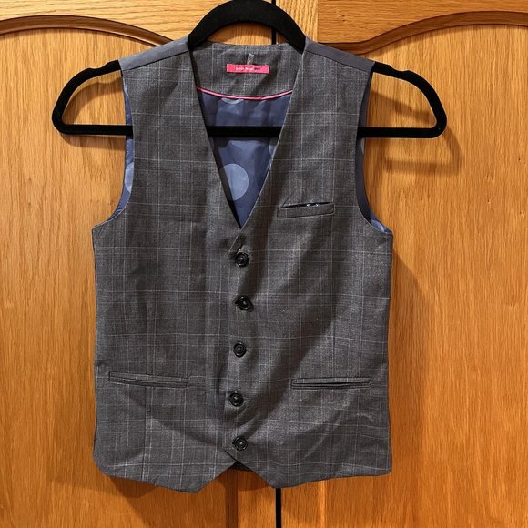 3/$30 - Grey vest size 10 - Picture 2 of 7